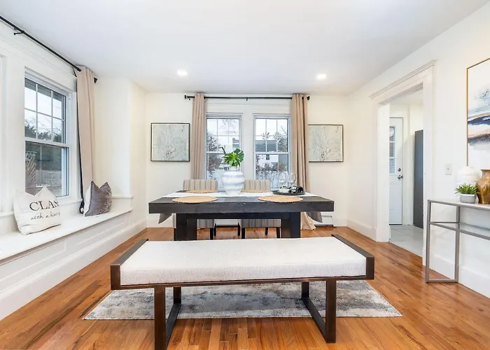 Gorgeous 3 Bedroom - 9 Mins To Hartford, Connecticut