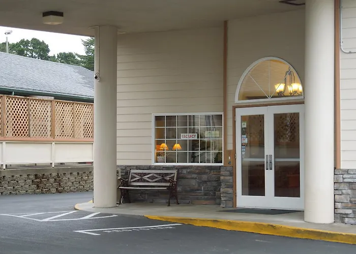 Paradise Inn & Suites At Lincoln City
