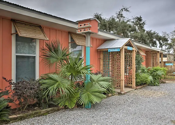 Old Town Getaway, Walk To Shopping, Dining & Bay!