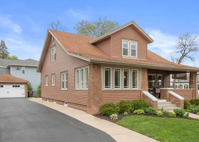 Gorgeous Downtown Bungalow, Walk Everywhere!!!