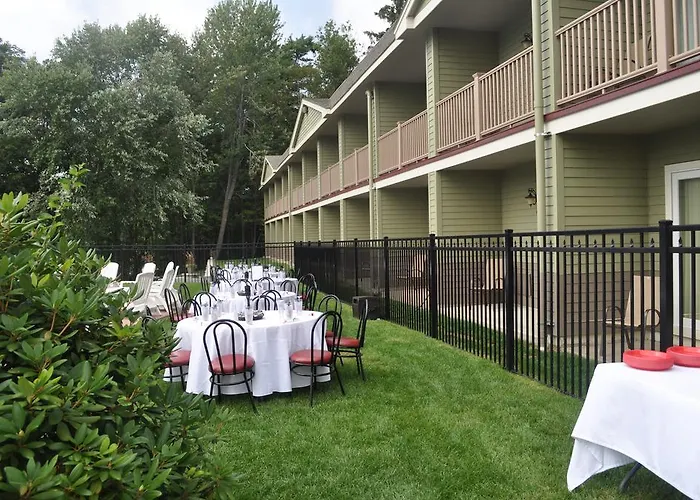 University Inn Academic Suites