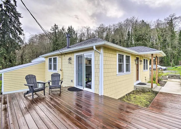Updated Port Orchard Home, Walk To Waterfront