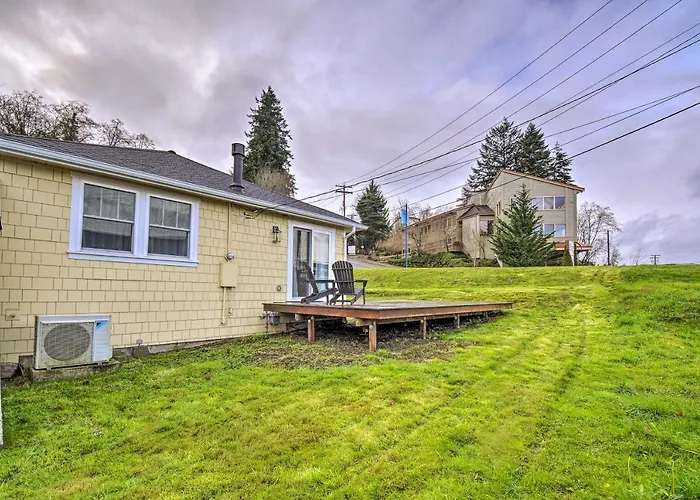 Updated Port Orchard Home, Walk To Waterfront