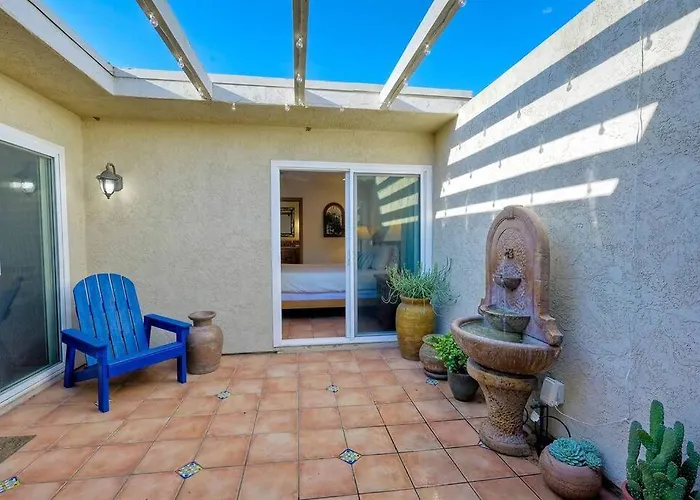 Great Group Retreat! Hacienda Decor, Spacious Floor Plan, Private Backyard