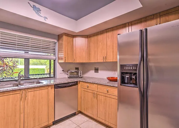 < 1 Mi To Jensen Beach: Home W/ Community Perks!