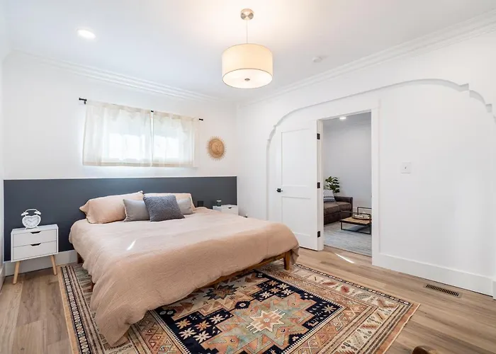Plush 2-Bed Apt In Riverside Heights!