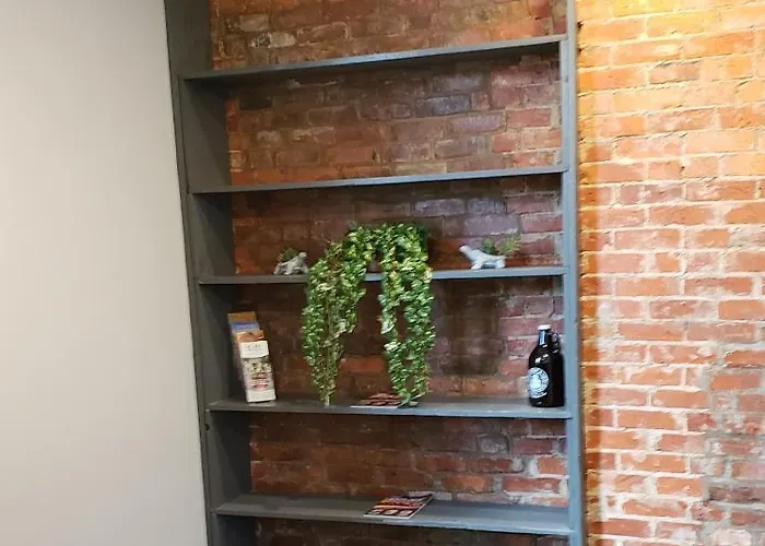 Modern Style And Comfort Near Uc