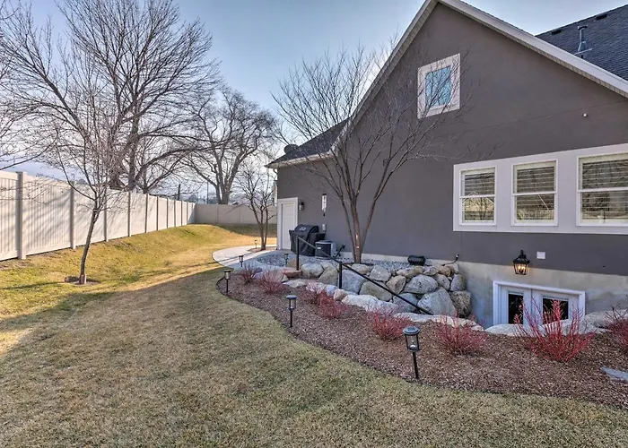 Vibrant Chic Home ~ 20 Mi To Salt Lake City!