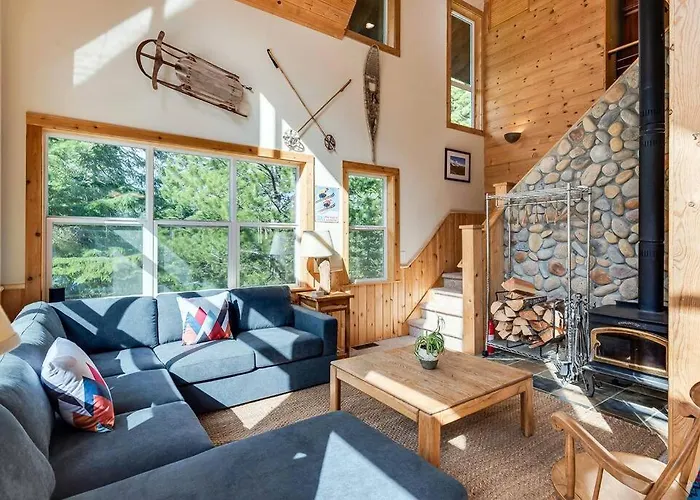 Hot Tub Cool Views: Roaring Creek Cabin
