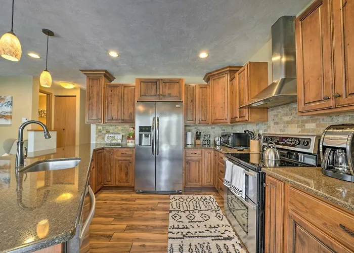 Idyllic Somerset Condo: Ski, Hike & Relax!