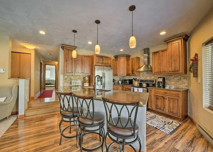 Idyllic Somerset Condo: Ski, Hike & Relax!