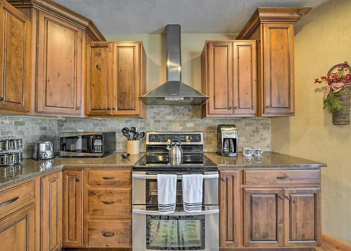 Idyllic Somerset Condo: Ski, Hike & Relax!