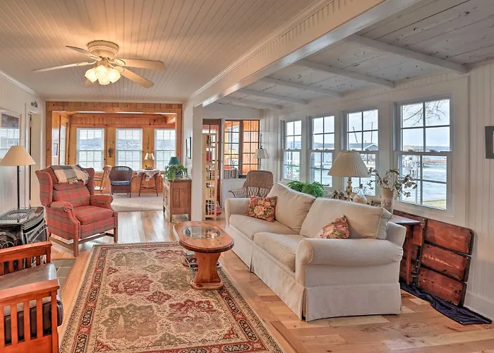 Lakefront Canandaigua Home W/ Grill, Fire Pit