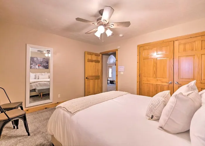 Hurricane Home W/ Pool & Spa ~ 25 Mi To Zion!