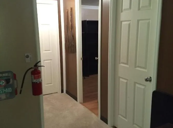 Curt'S Cozy Room Rentals