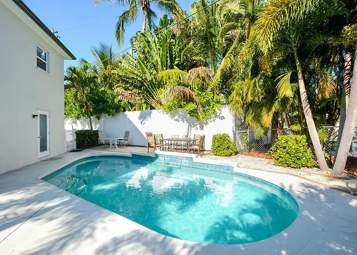Canal 313 - Right In Siesta Key Village!