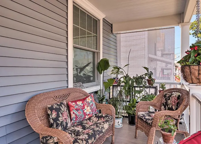 New London Hideaway Near Beaches & Local Spots!