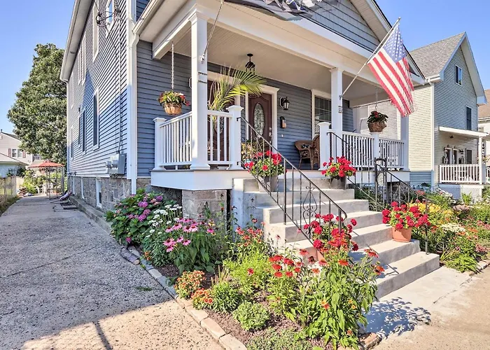 New London Hideaway Near Beaches & Local Spots!