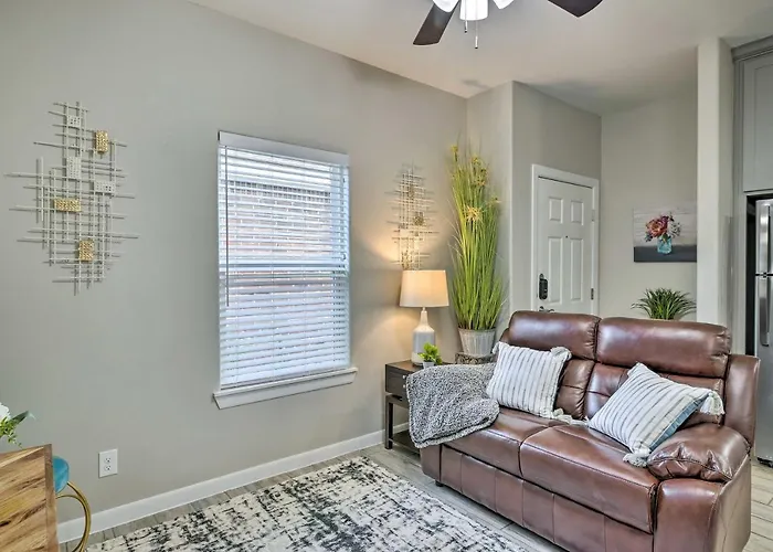 3 Mi To Downtown: Relaxing Stay In Edinburg Apt!