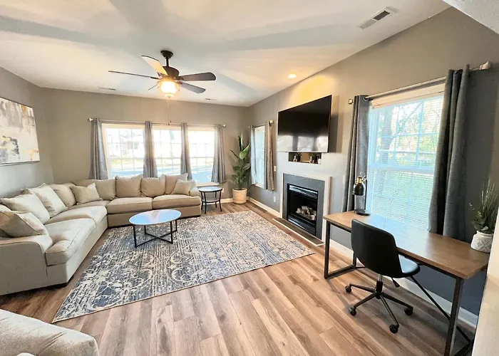 Beautiful, Spacious, Hidden Gem In Heart Of Wilmington