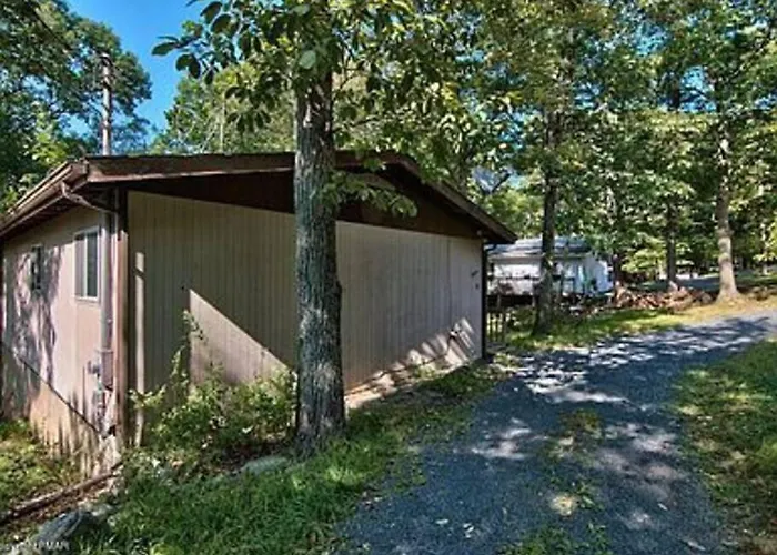 Clubhouse Lakeview Chalet