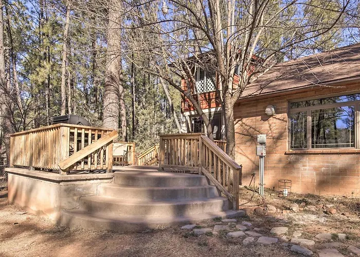 Hike & Relax Fireside: Dog-Friendly Gem In Payson!