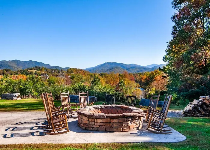 Abrams Retreat At Cades Cove With Mountain Views