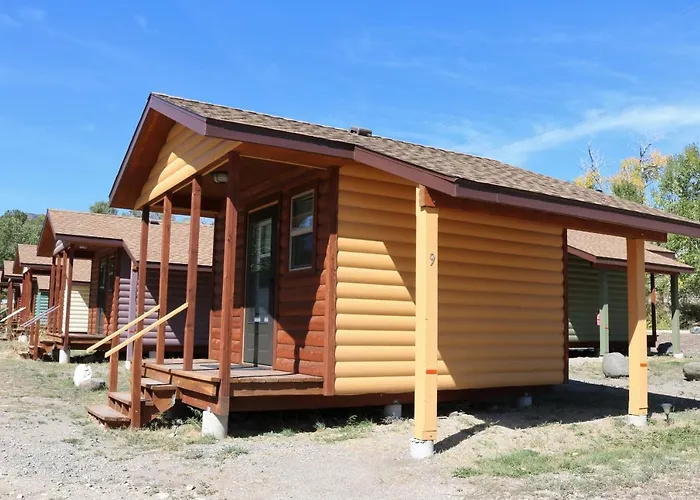 Eycat Lodging Company