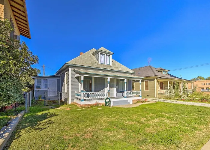 Riverside House W/ Yard ~ 1 Mi To Downtown!