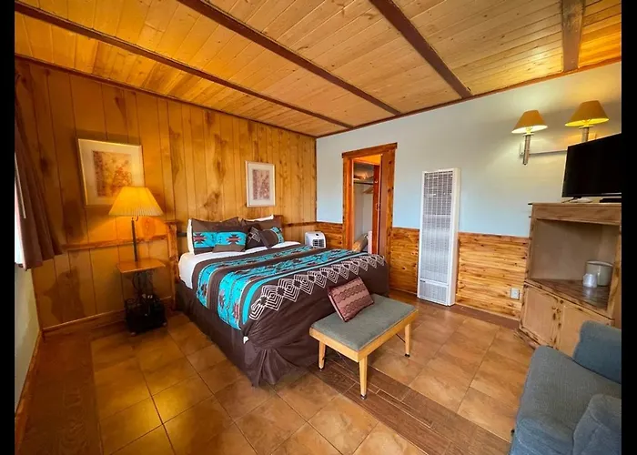 West Winds Lodge