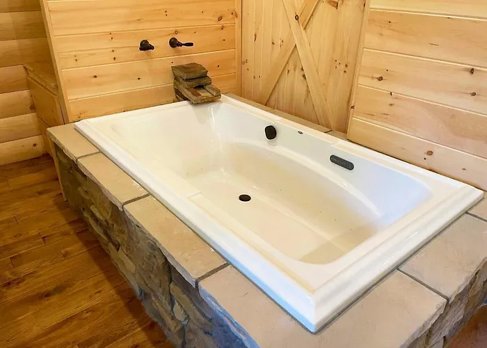 Treehouse #0 By Amish Country Lodging