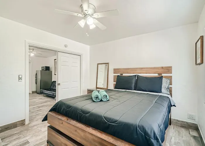 Sii 1 Bedroom Tropical Gem!