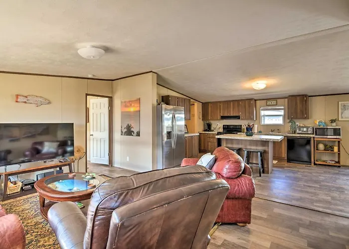3 Mi To Beach: Home W/ Deck In Port O'Connor!