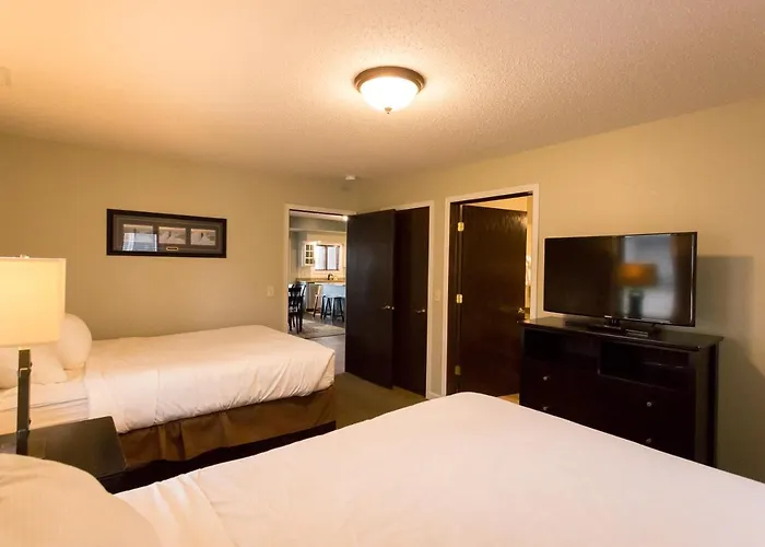 Bay Colony- Unit 764 - Lower