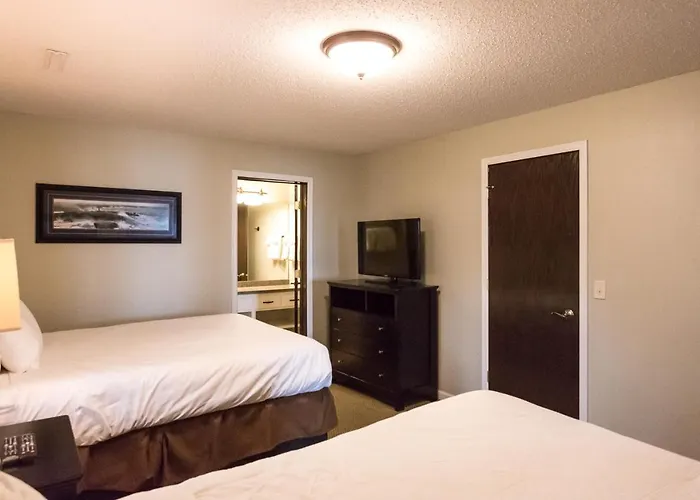 Bay Colony- Unit 764 - Lower