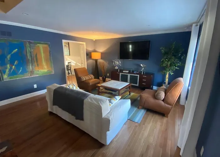 Here It Is! Cool Cape Cod-3 Br-2.5 Bath-12 Guests