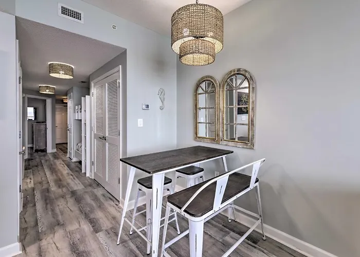 Panama City Beach Condo W/ Free Beach Service!