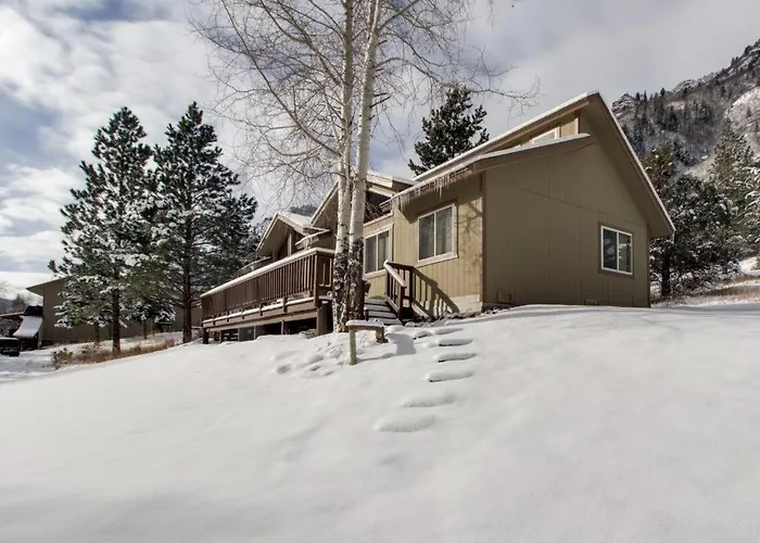 The Cabins At Filoha Meadows