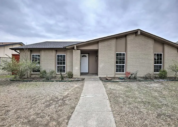 Garland Home W/ Private Pool & Yard!