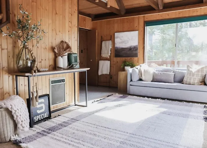 Cabin In The National Forest Near Brian Head, Bryce Canyon And Zion