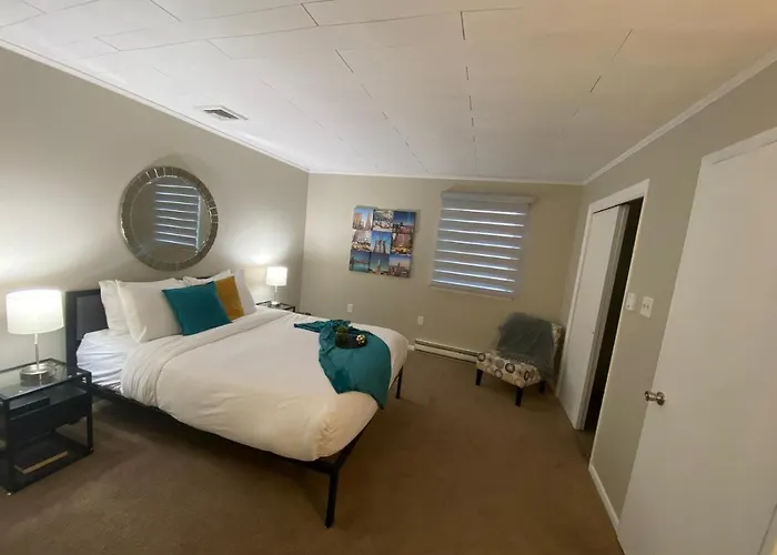 A Modern Apt Close To Downtown