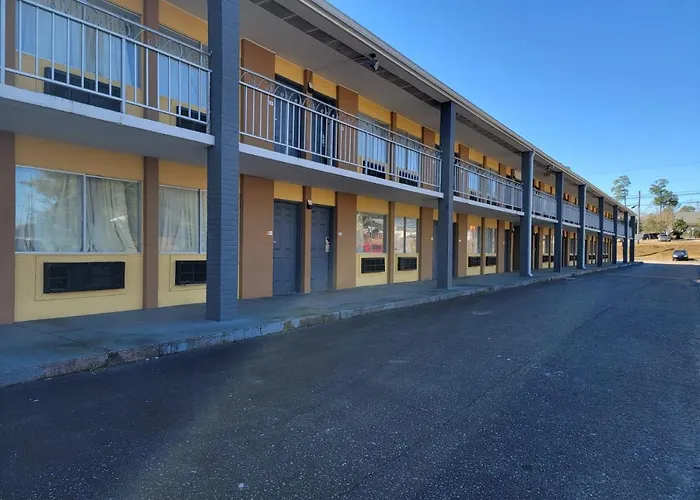 Executive Inn & Suites