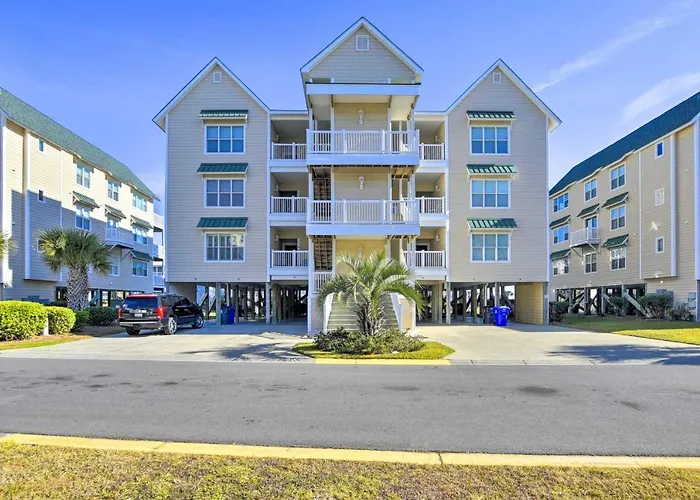 Ocean Isle Condo With Community Pool & Hot Tub!