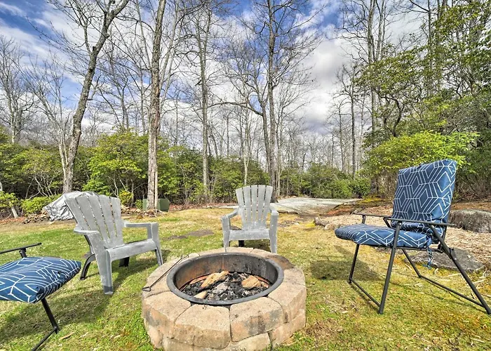 Ideal For Families! Lake Toxaway Getaway W/ Deck