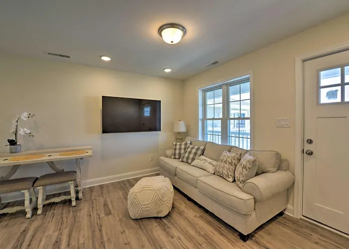 Welcoming Wildwood Condo ~ 1 Block To Beach!