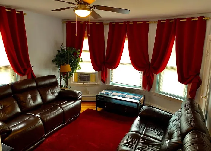 2Br-Free Parking, 5Min To Providence, 5Min To Ma-I-95