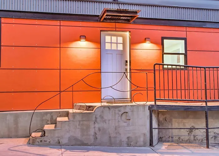 Updated Helena Condo - Walk To Downtown Spots