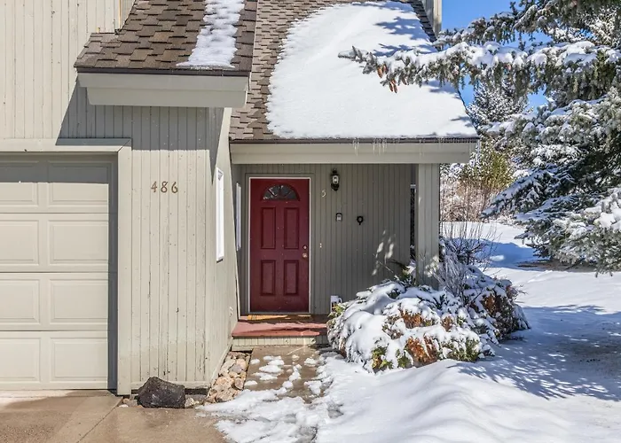 Year-Round Base W/ Balcony & Mtn Views In Driggs!