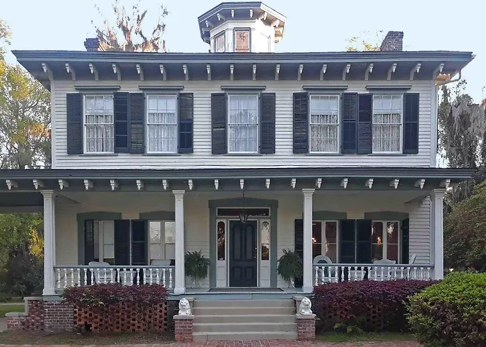 1872 Denham Inn