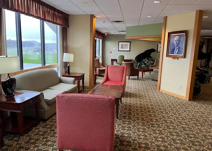 Days Inn & Suites By Wyndham Sutton Flatwoods